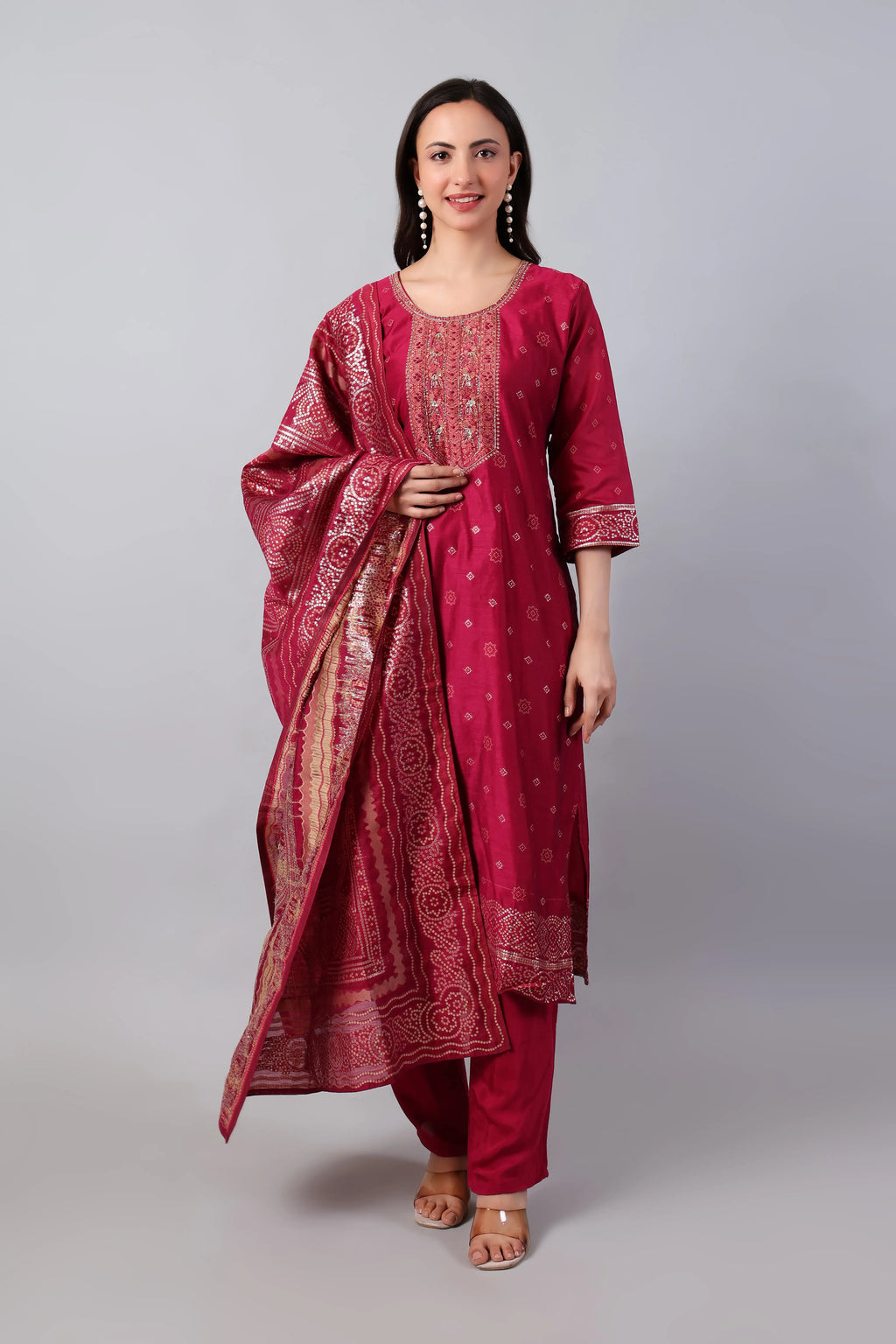 Magenta heritage Chanderi silk kurta set with Banarasi dupatta by Shuchi Man, featuring intricate embroidery and traditional design.